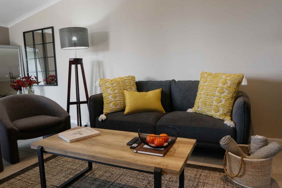 To Let 2 Bedroom Property for Rent in Vlottenburg Western Cape